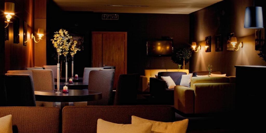 Voyage Hotel Karagandy Eksteriør bilde