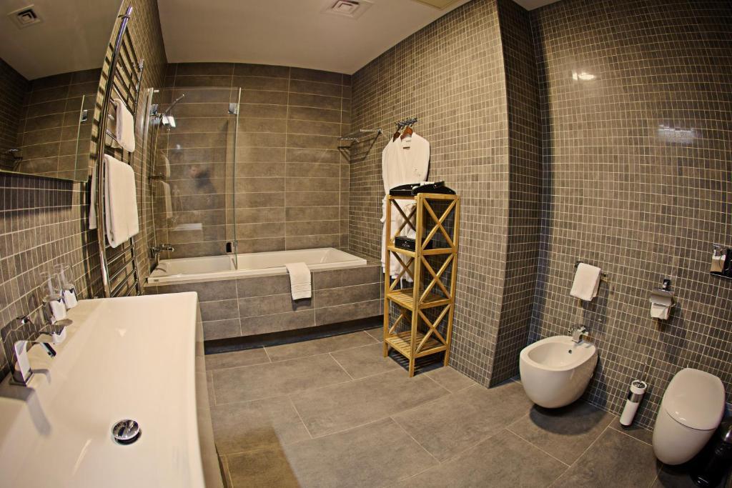Voyage Hotel Karagandy Rom bilde